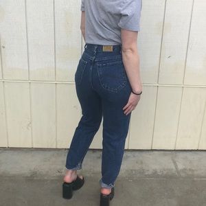 Vintage Lee high waisted wedgie fit  mom jeans!